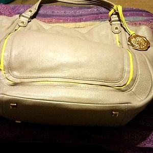 Lrg Vince camuto tote.👜 JUST REDUCED!!!!🤩